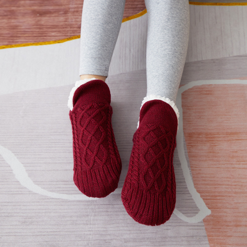 WärmeElegance - Flauschige Hausschuh-Socken | 50% RABATT