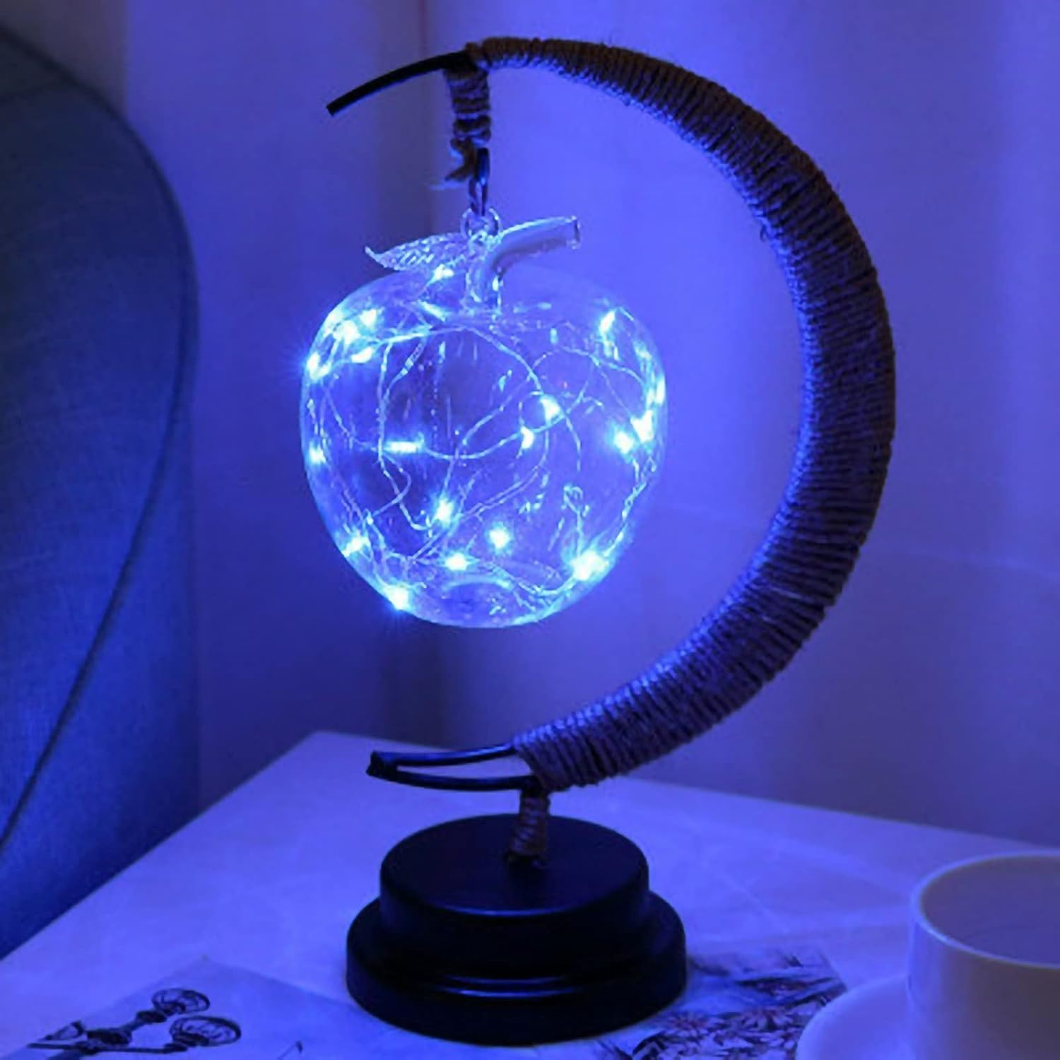 LumiGlow – Verzauberte Mondlampe