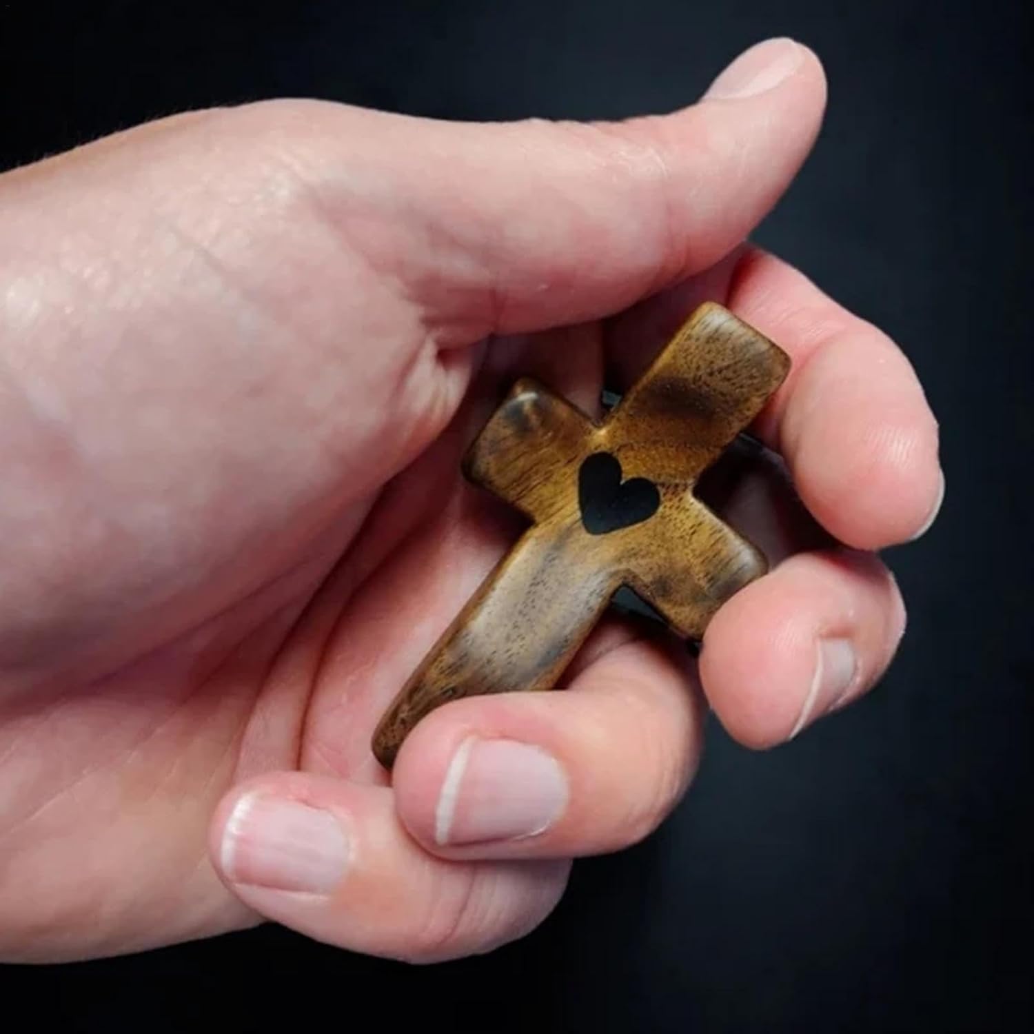 Geschnitzte Holzkreuze, handgefertigte Holzkreuze für die Liebe, zum Halten der Hand, Anti-Stress