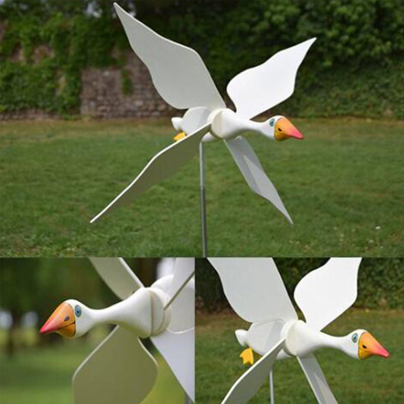 Windmühle mit Möwe als Gartendekoration