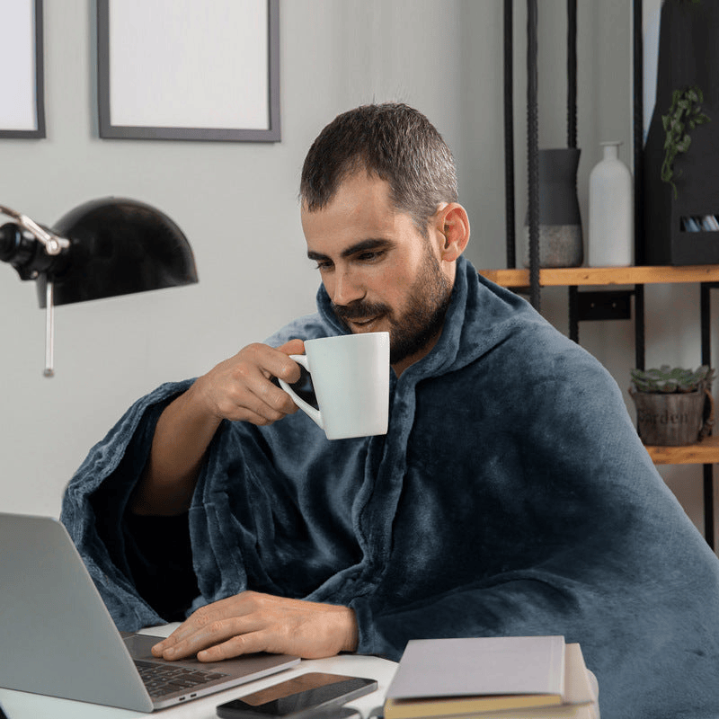 CloudCloak – Tragbare, weiche Heiz-Kuscheldecke