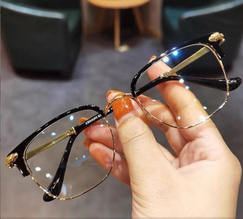 VisionEase™ – Leichte Blaulichtfilter-Lesebrille | 1+1 GRATIS