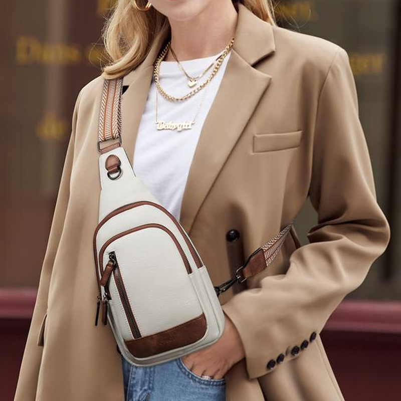 EleganzBag – Modische Damen-Lederschultertasche