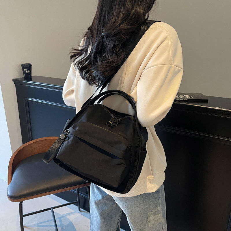 NylonEase – Leichte Schultertasche für Damen