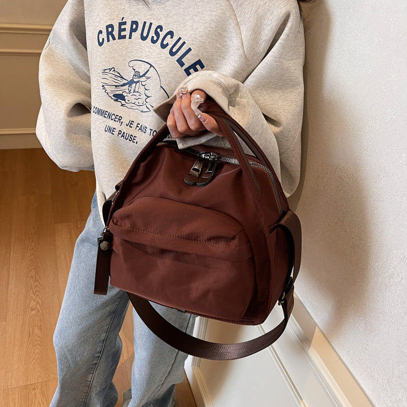 NylonEase – Leichte Schultertasche für Damen