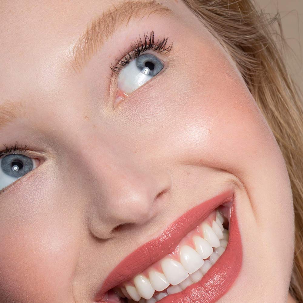 Laura – Mascara mit Bügeleisen-Wand | 1+1 GRATIS