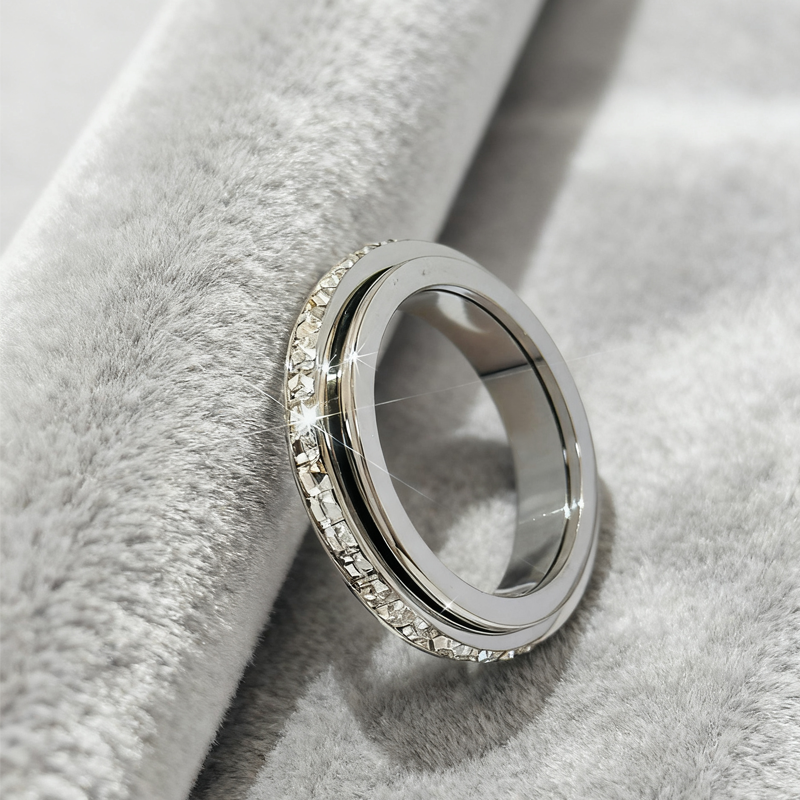 Ruth – Spinnerring aus Titanstahl