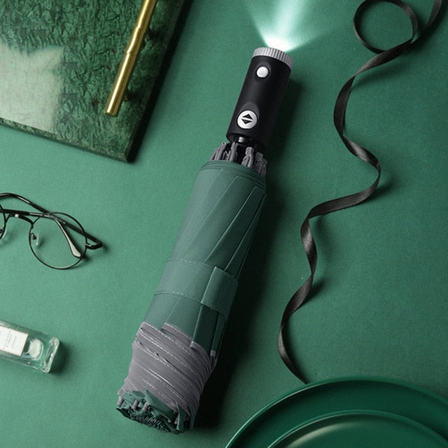 50% RABATT | Automatisch faltbarer Regenschirm mit LED-Taschenlampe