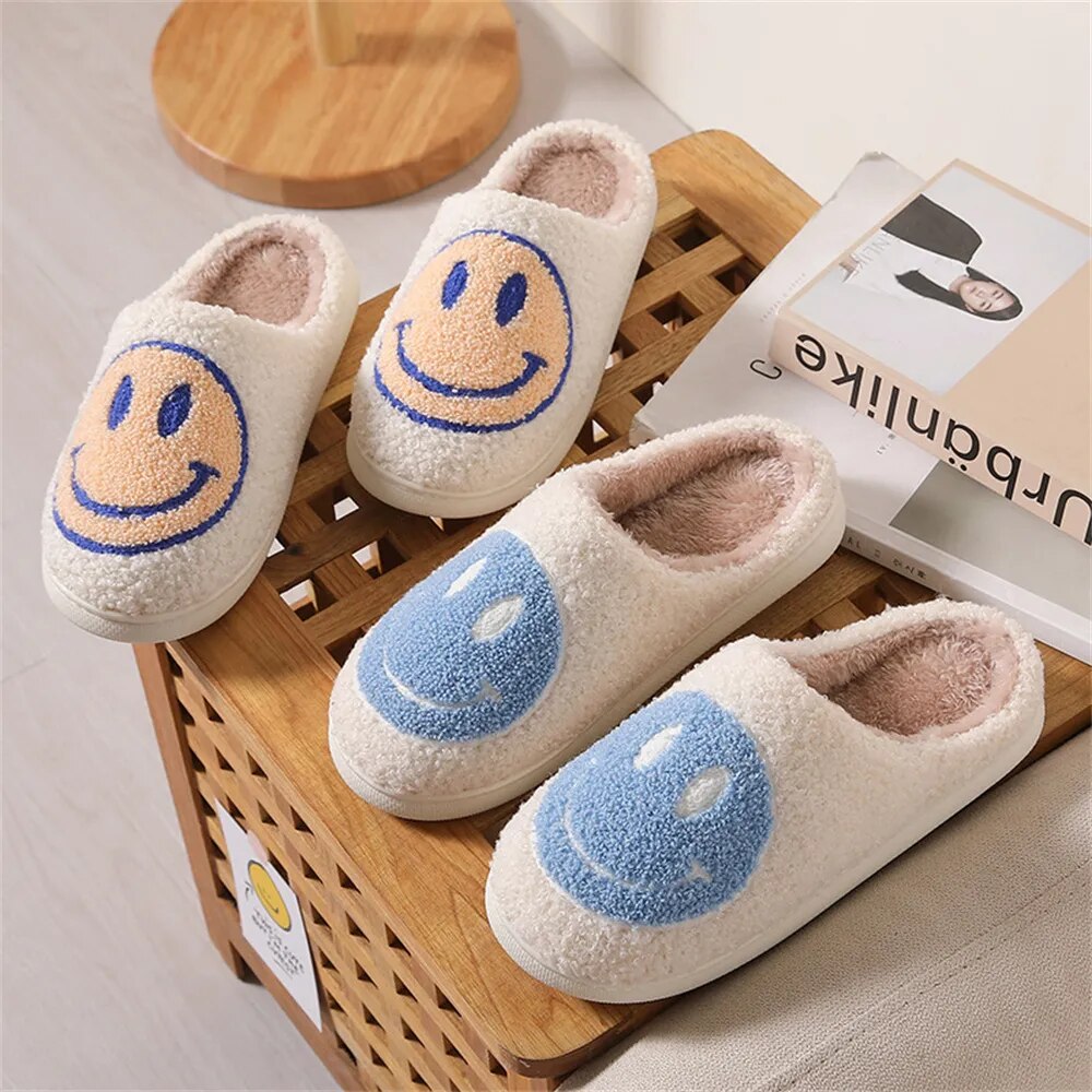HappyFeet™ Smiley-Face-Schuhe | 50% Rabatt